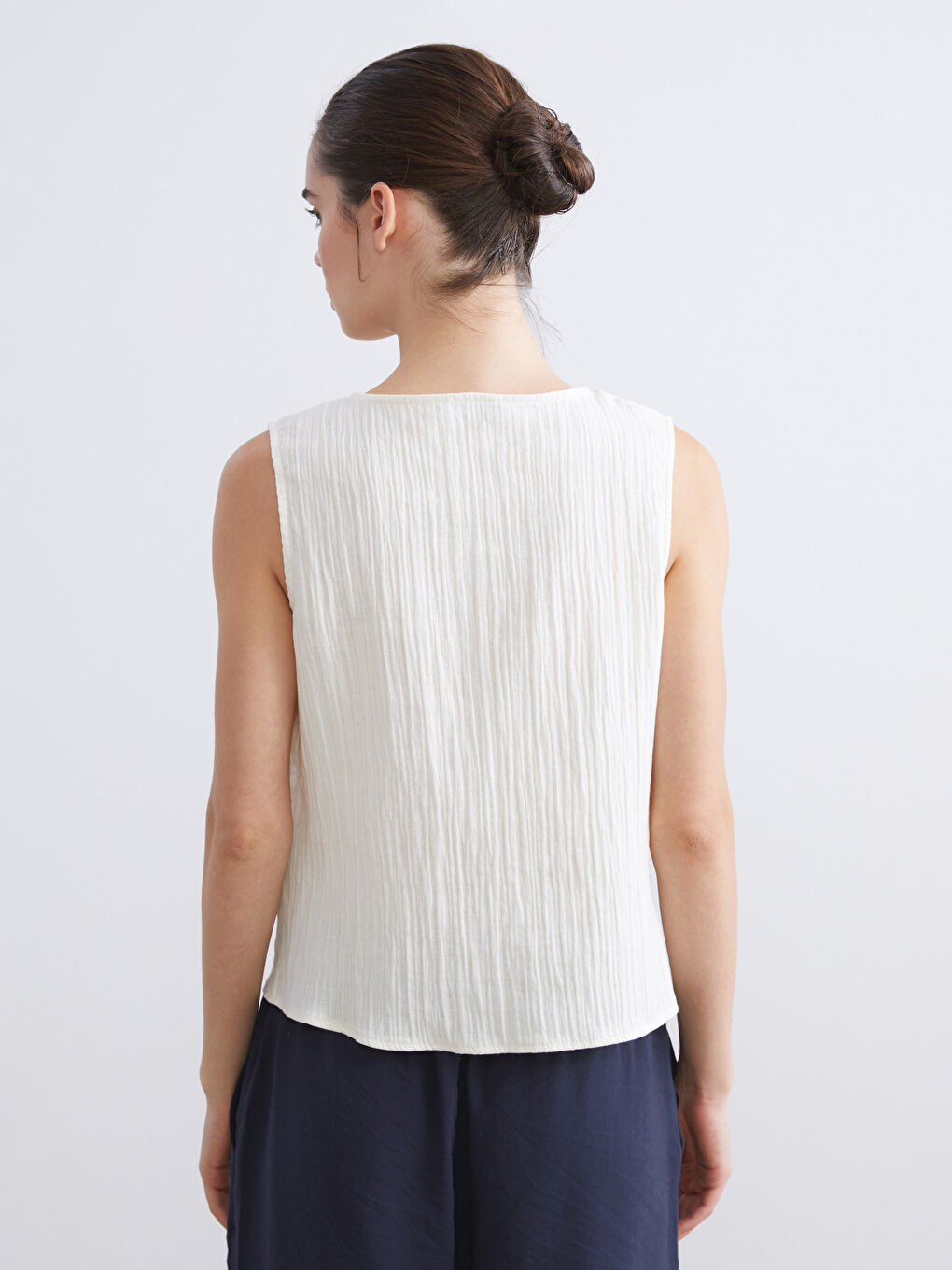 Ekru Bisiklet Yaka Dokulu Bluz-3