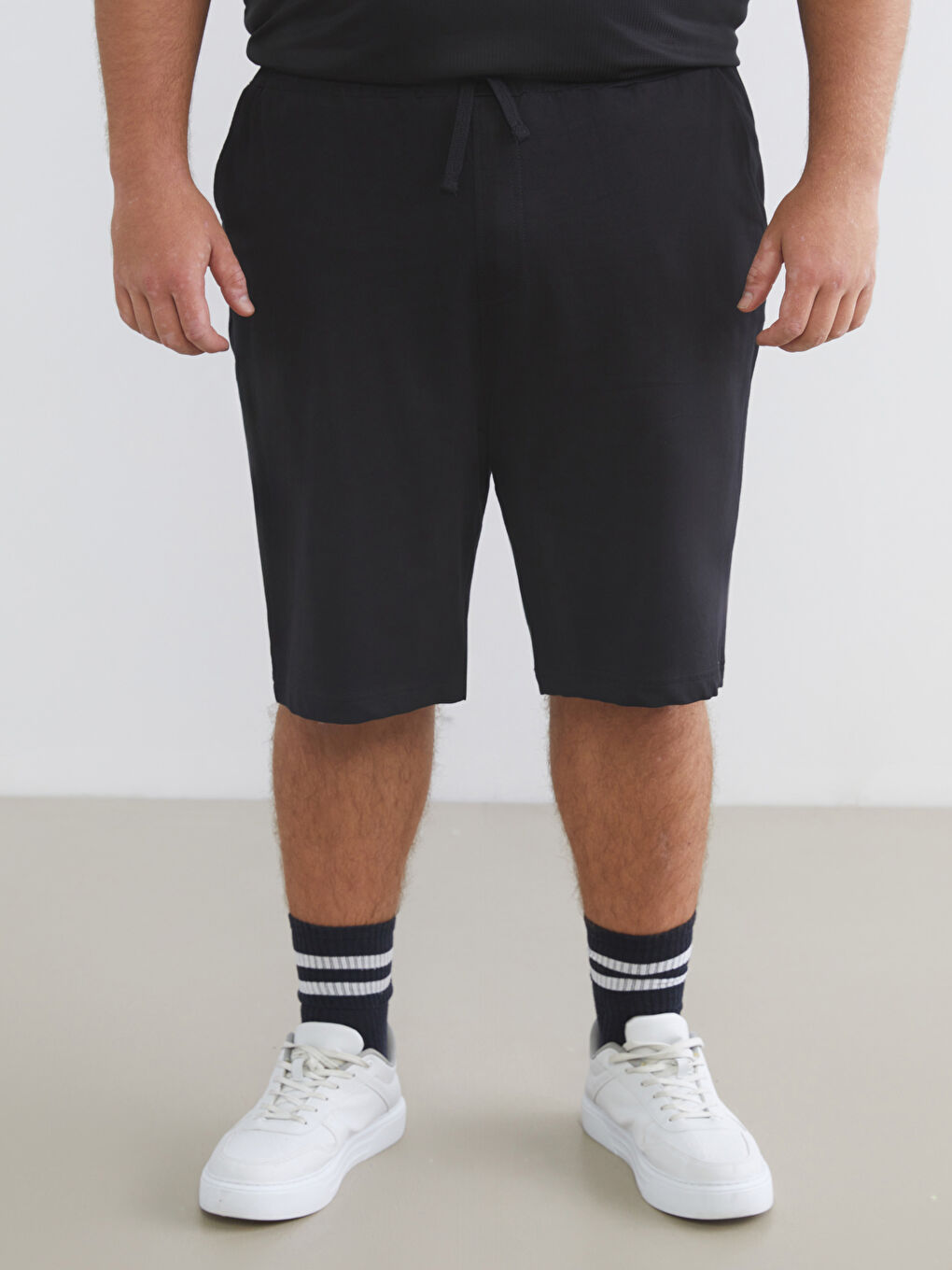 Siyah Büyük Beden Standart Kalıp Erkek Şort-1