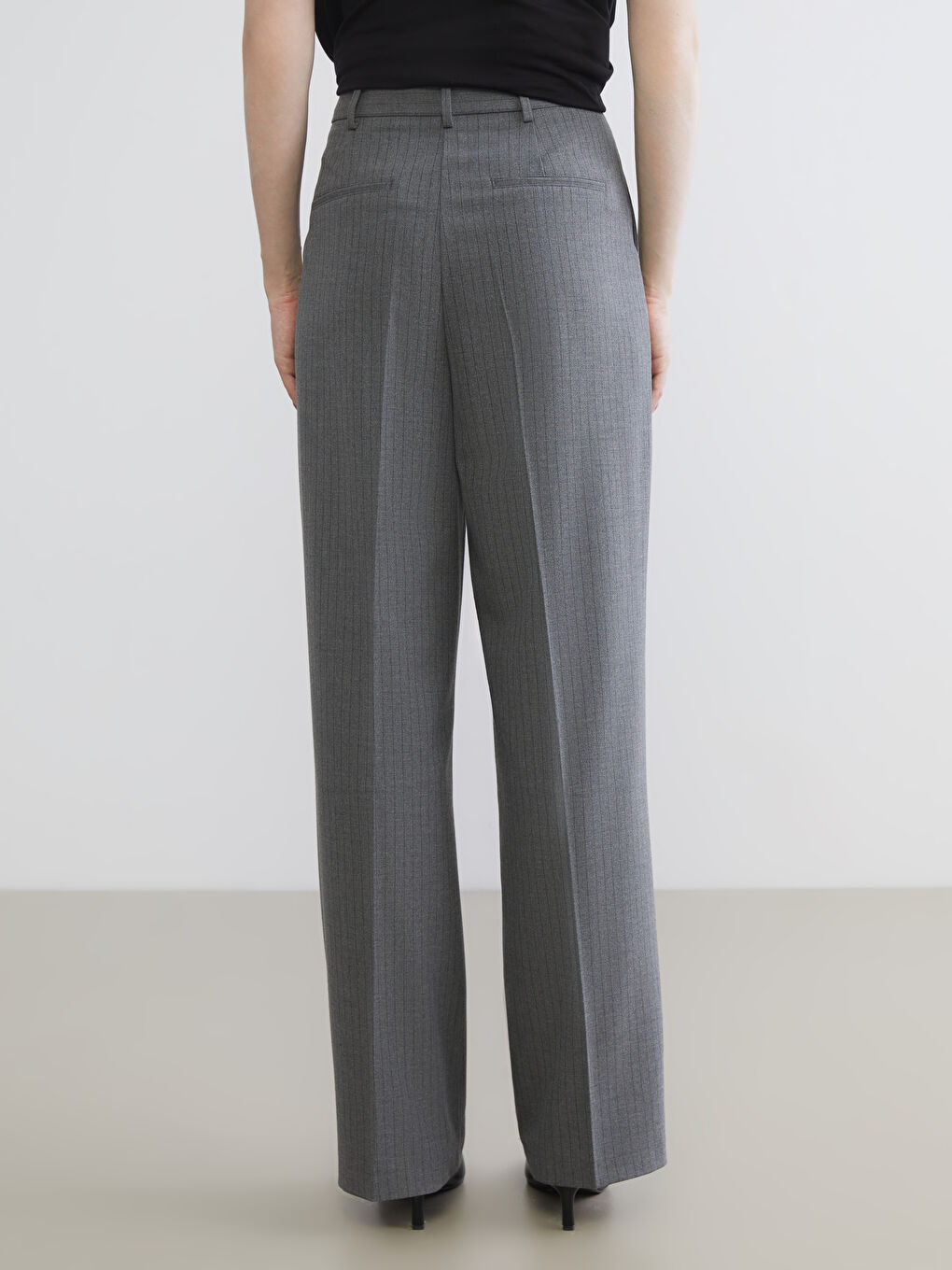 Ženske Plisirane Pantalone Širokog Kroja Na Pruge-8