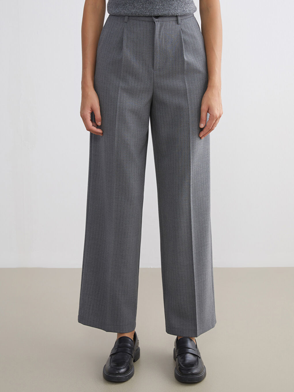 Ženske Plisirane Pantalone Širokog Kroja Na Pruge-3