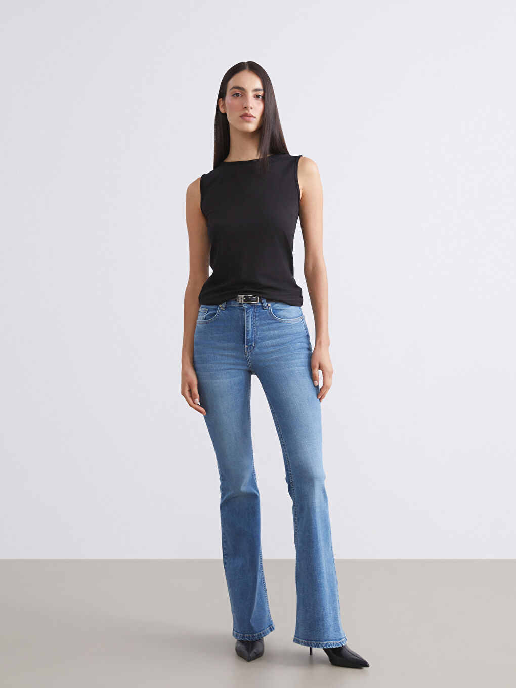 Siyah Bisiklet Yaka Kadın Atlet-1