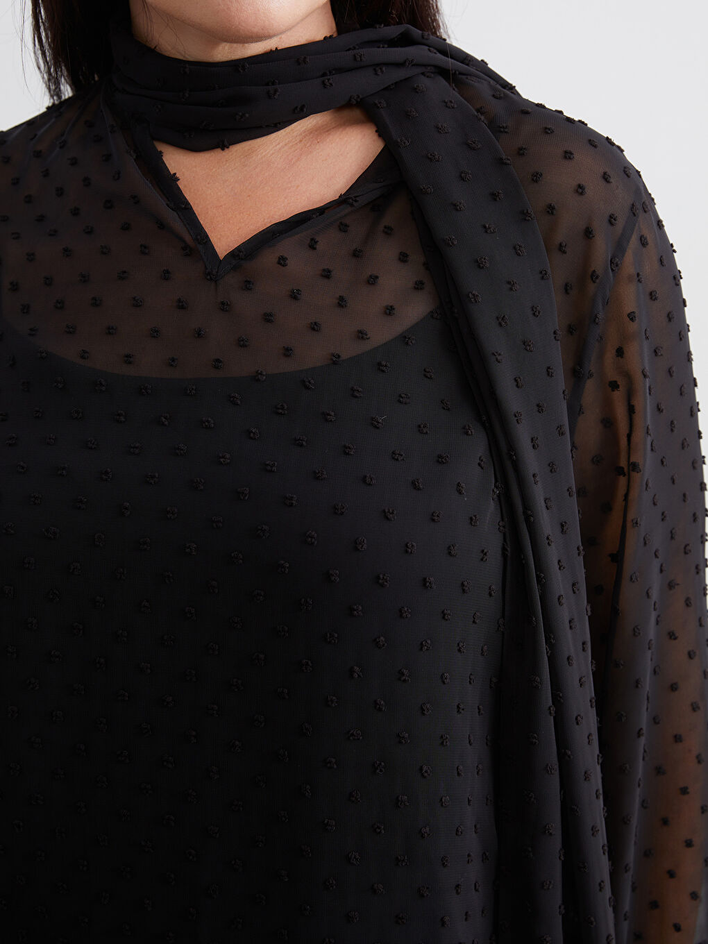 Siyah Şal Yaka Puantiyeli Şifon Bluz ve Atlet-2