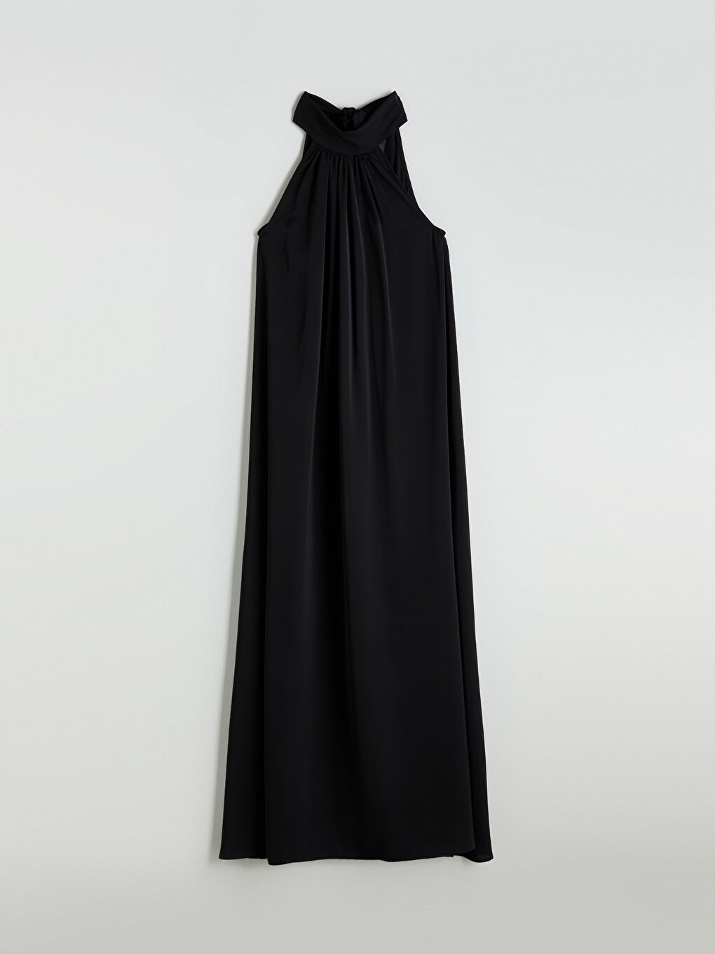 Siyah Halter Yaka Büzgülü Elbise-5