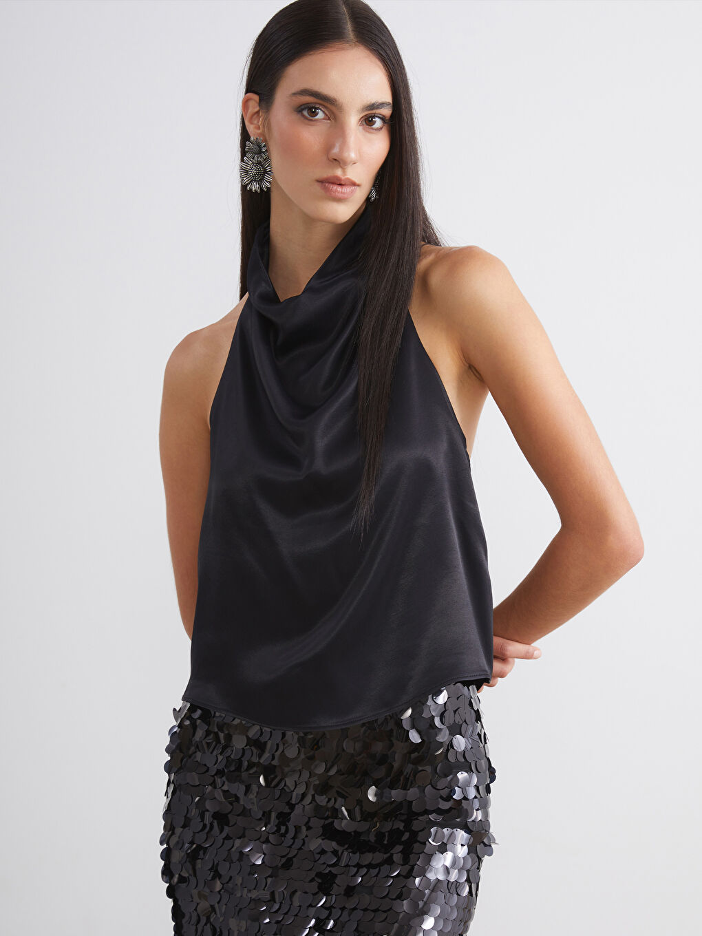 Siyah Halter Yaka Saten Bluz