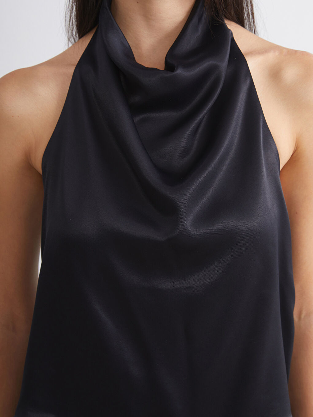 Siyah Halter Yaka Saten Bluz-2