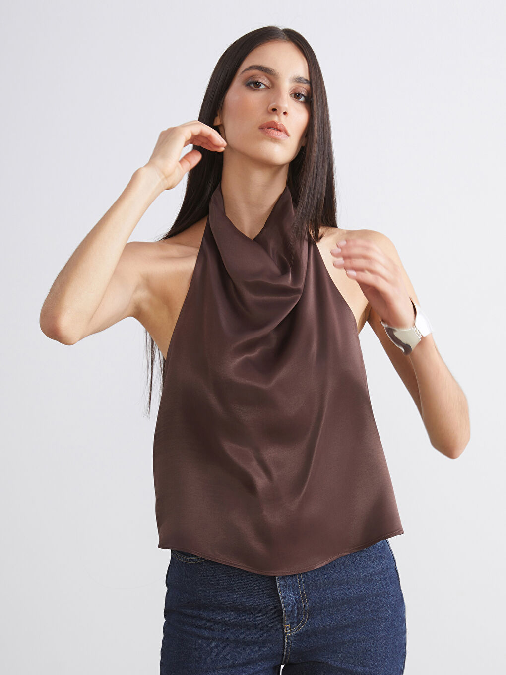 Kahverengi Halter Yaka Saten Bluz