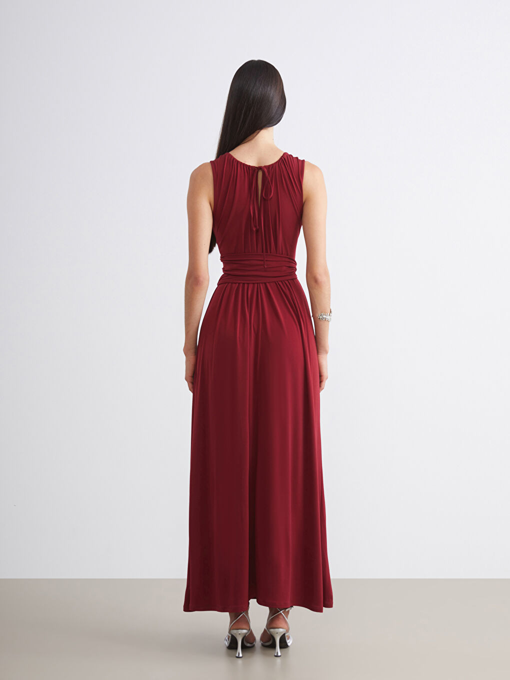 Bordo V Yaka Büzgülü Abiye Elbise-3