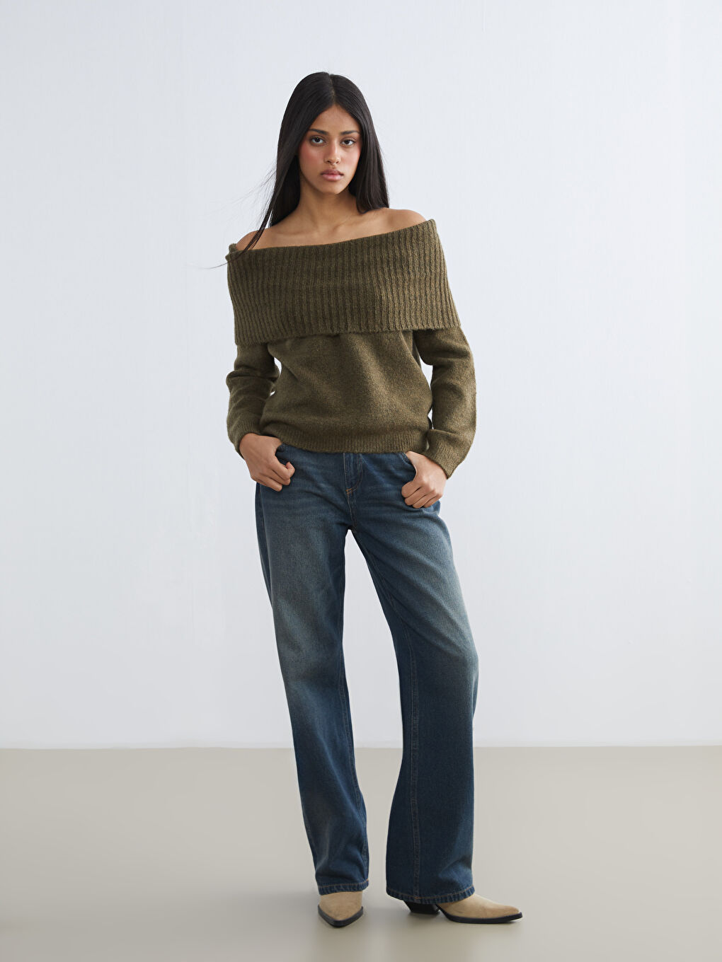 Haki Kayık Yaka Kadın Triko Kazak-1