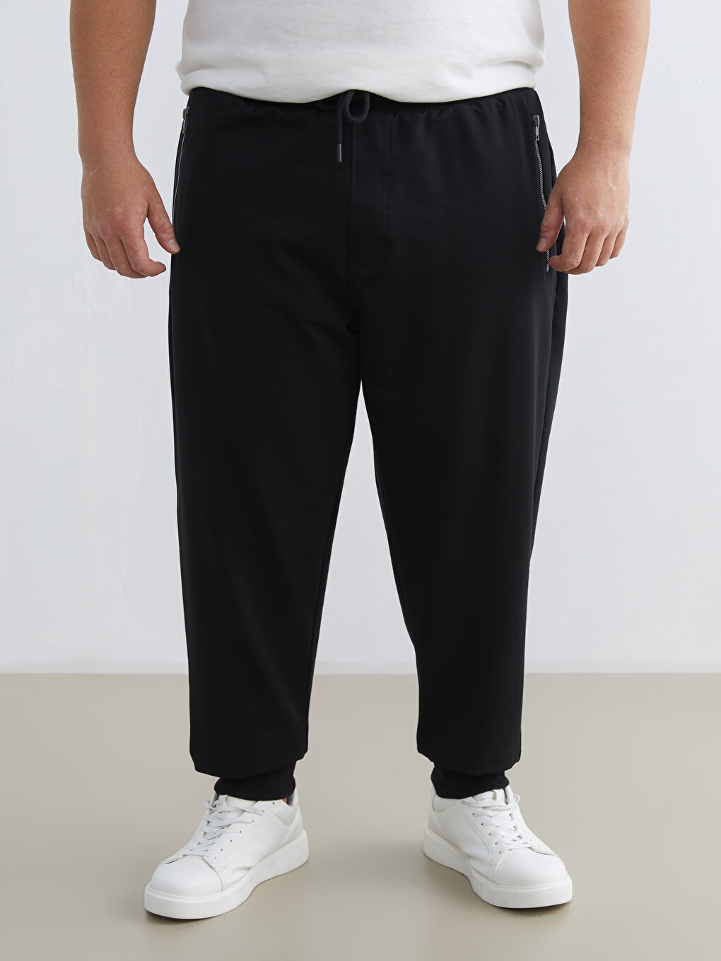 Siyah Standart Kalıp Erkek Jogger Eşofman Altı-1