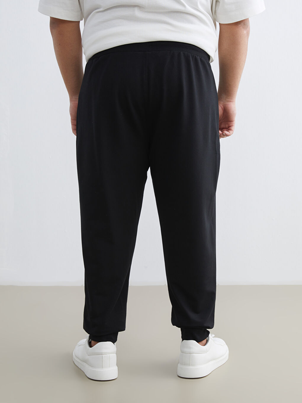 Siyah Standart Kalıp Erkek Jogger Eşofman Altı-3