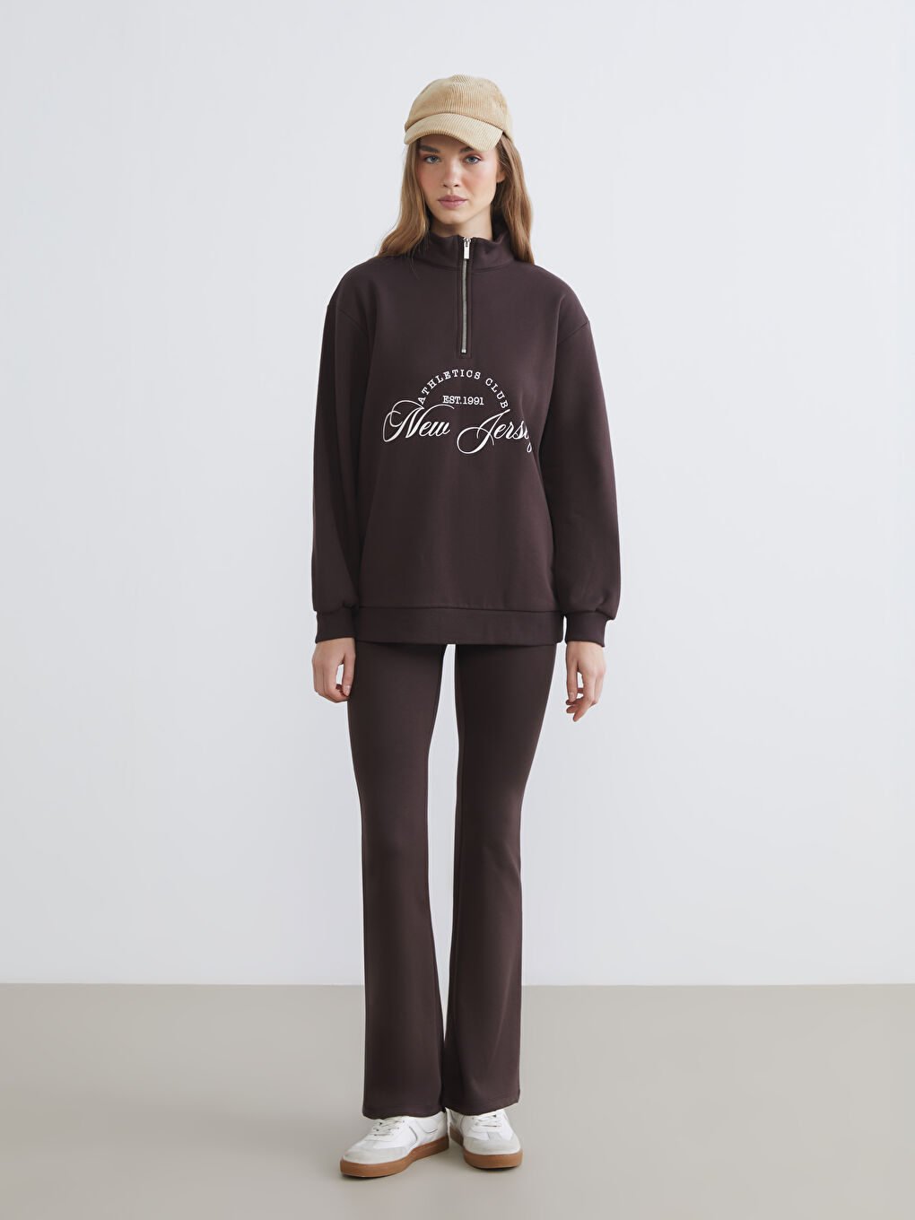 Kahverengi New Jersey Baskılı Oversize Kadın Kalın Sweatshirt-1