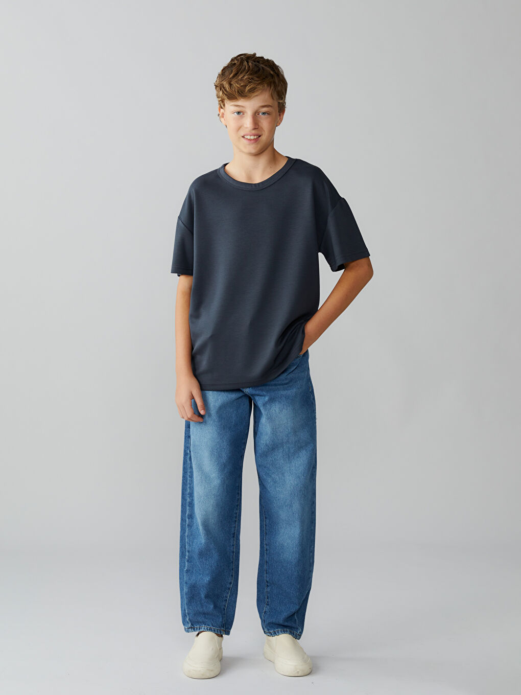 Antrasit Bisiklet Yaka Erkek Çocuk Tişört-1