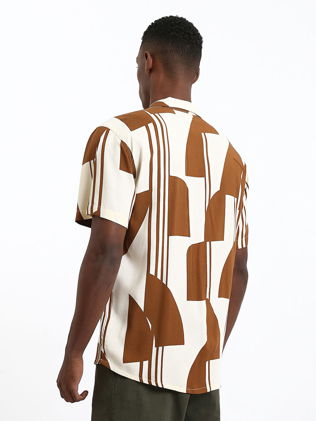 قميص رجالي بكم قصير بقماش دوبي بقصة عادية-4