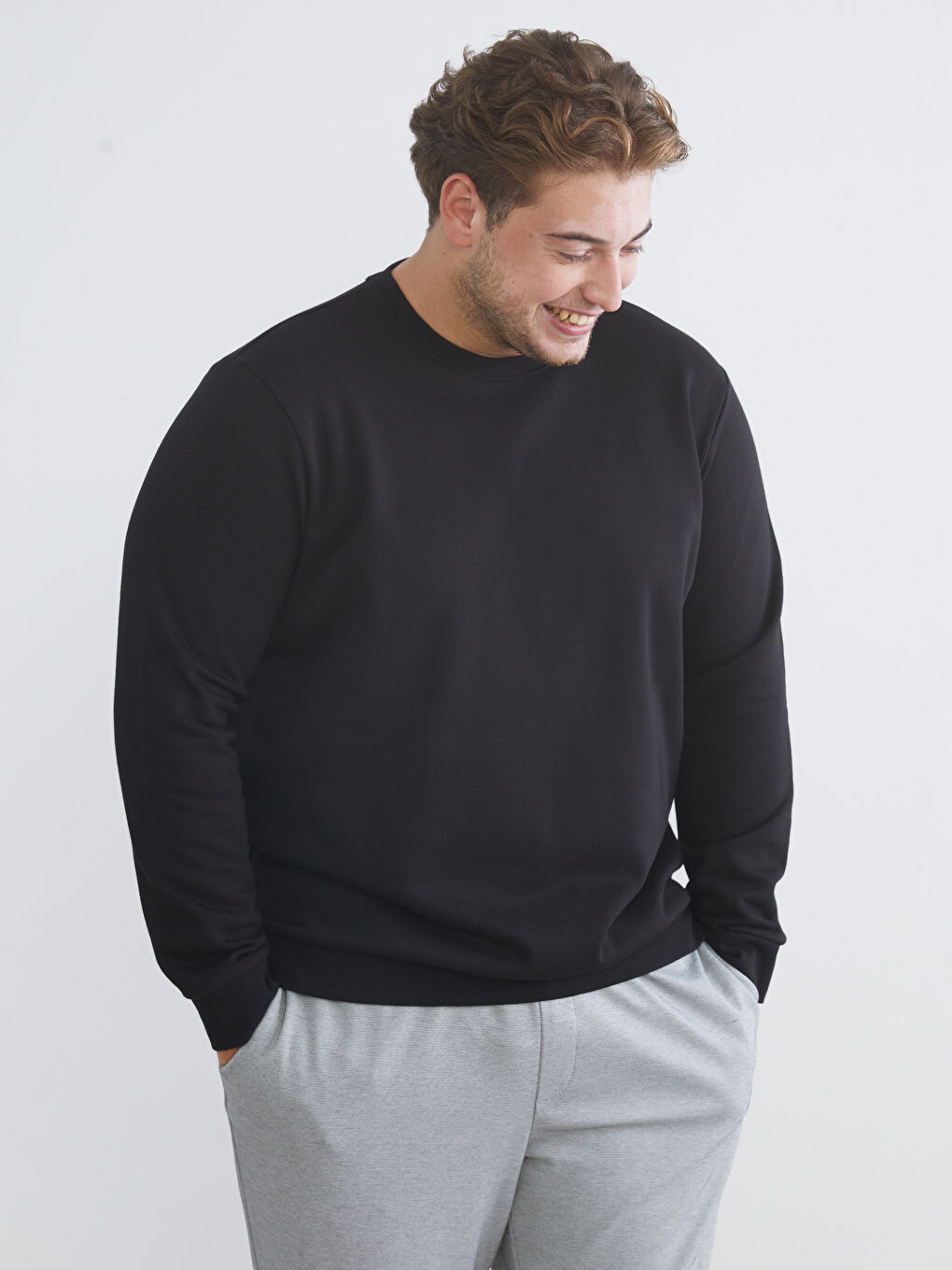 Siyah Büyük Beden Bisiklet Yaka Erkek Sweatshirt