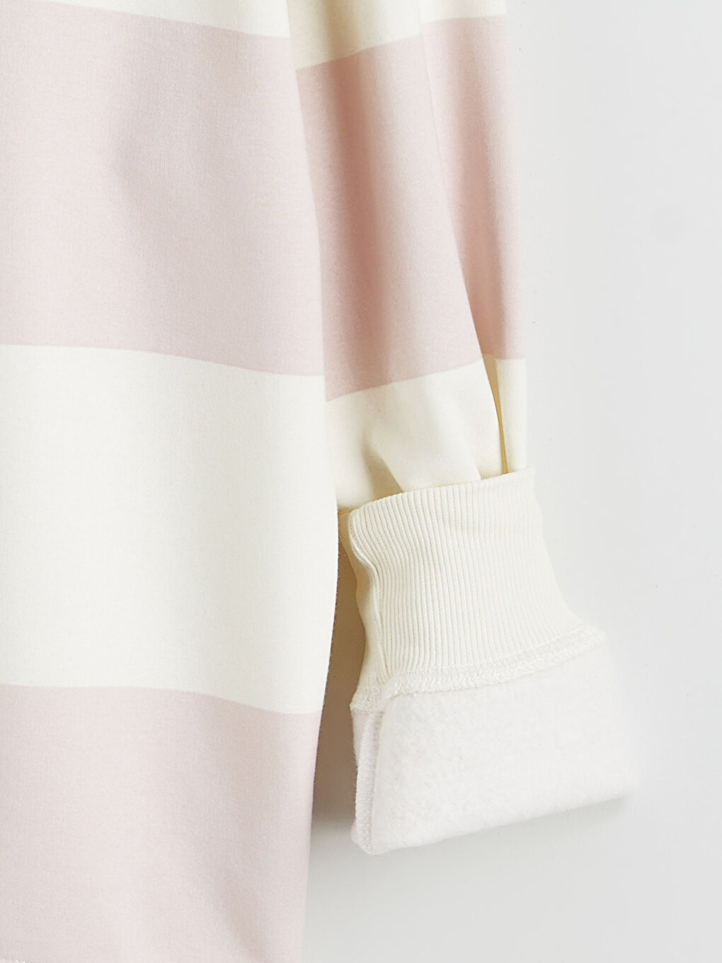 Pembe Polo Yaka Hello Kitty Nakışlı Kadın Kalın Sweatshirt-5