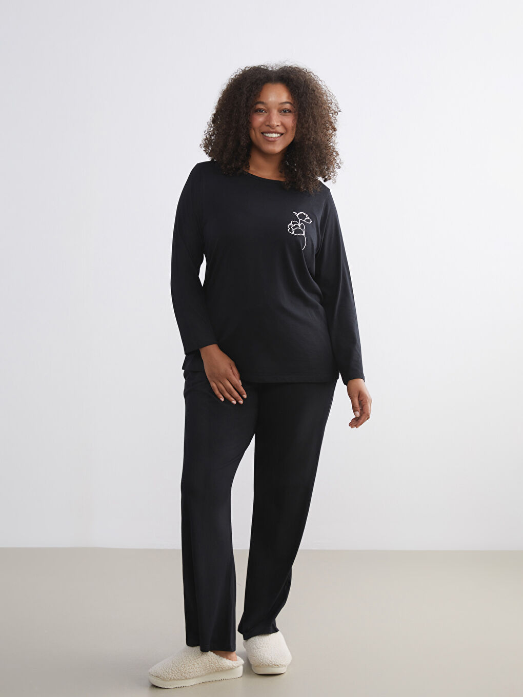 Siyah Büyük Beden Baskılı Kadın Pijama Takımı