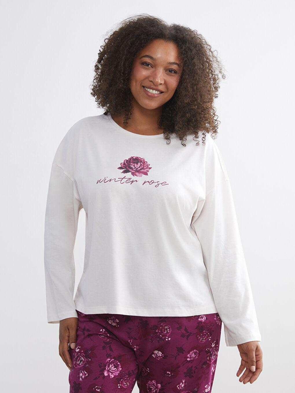 Kırmızı Bisiklet Yaka Çiçekli Kadın Pijama Takımı-3