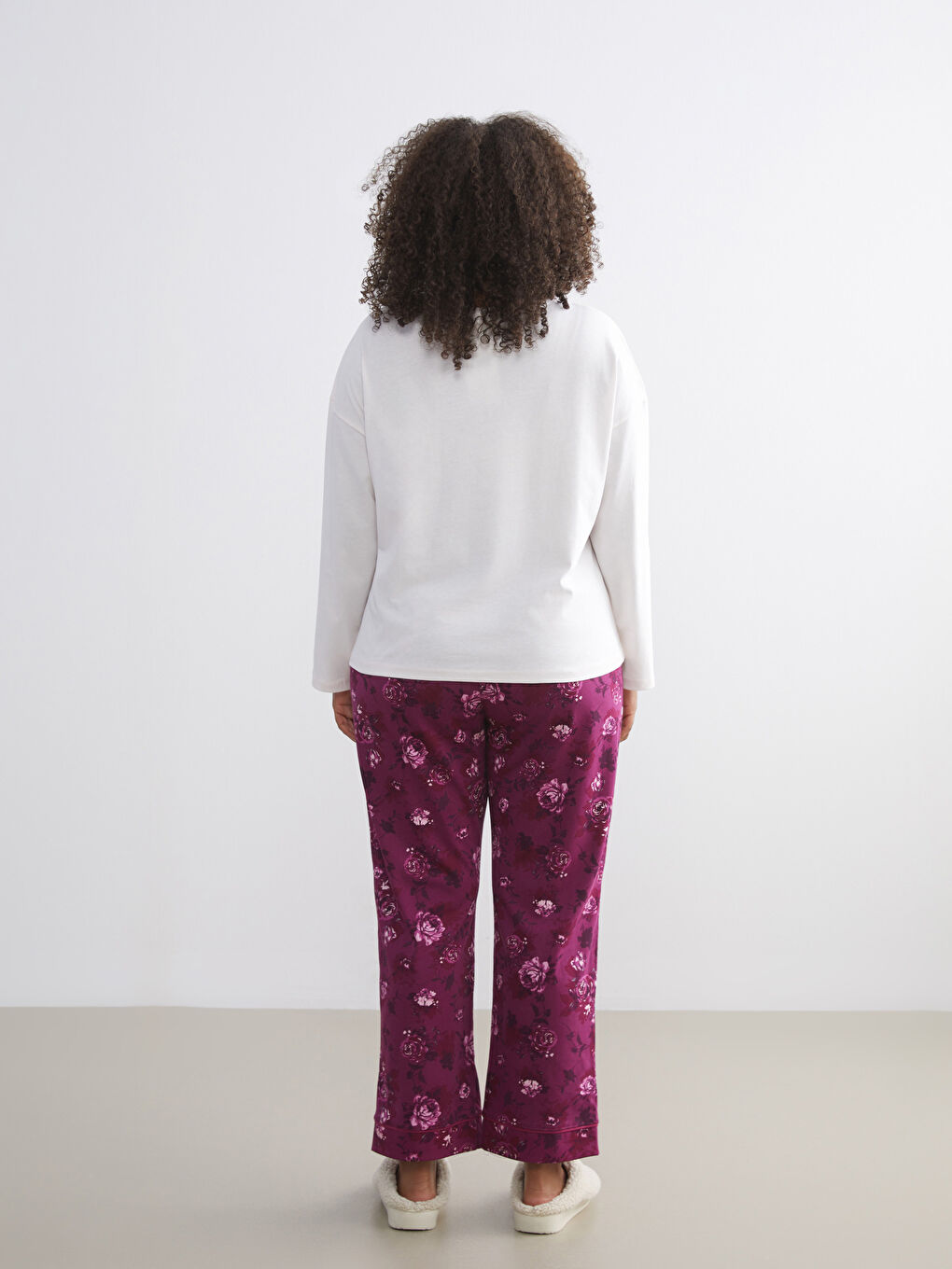 Kırmızı Bisiklet Yaka Çiçekli Kadın Pijama Takımı-6