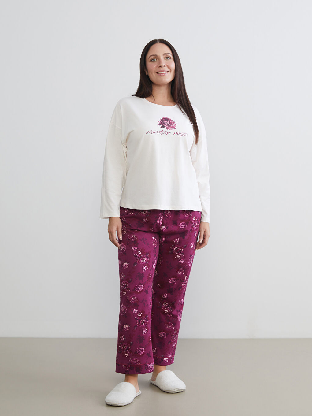 Kırmızı Bisiklet Yaka Çiçekli Kadın Pijama Takımı-1