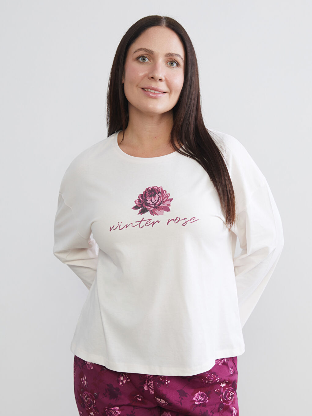 Kırmızı Bisiklet Yaka Çiçekli Kadın Pijama Takımı-2