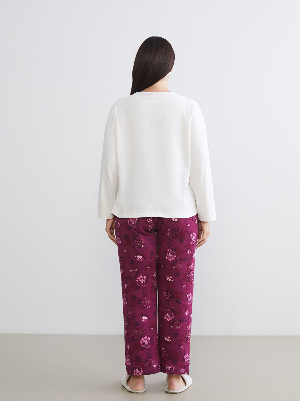 Kırmızı Bisiklet Yaka Çiçekli Kadın Pijama Takımı-5