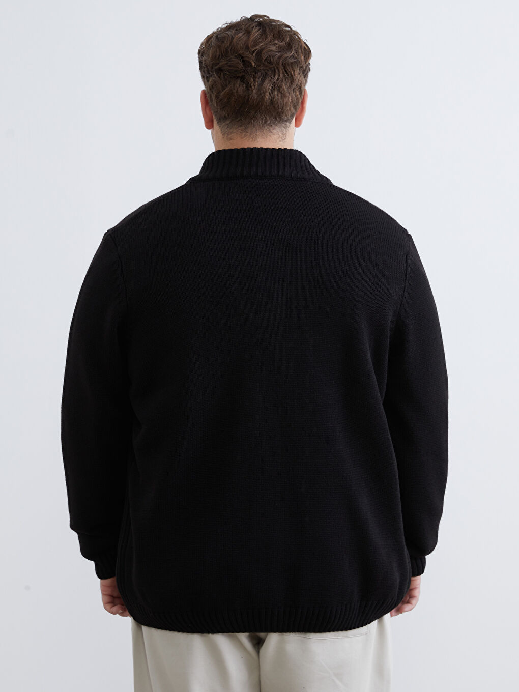 Siyah Standart Kalıp Dik Yaka Erkek Triko Hırka-3