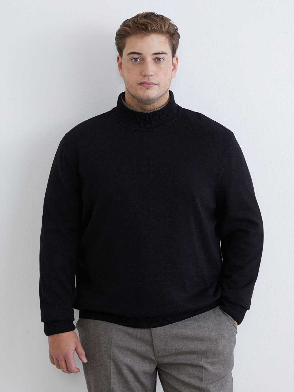 Siyah Büyük Beden Yarım Balıkçı Yaka Erkek Triko Kazak