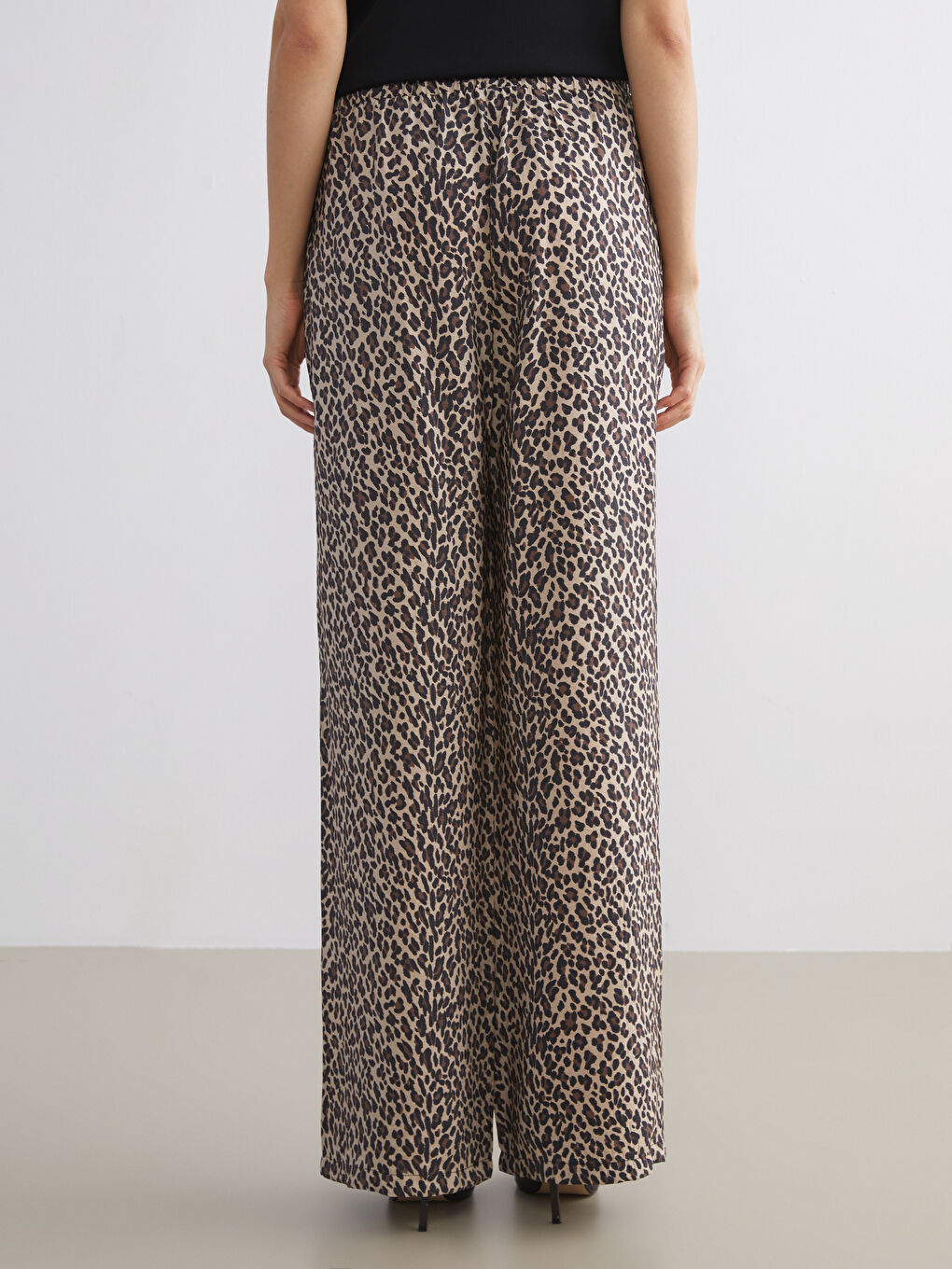 Kahverengi Beli Lastikli Leopar Desenli Kadın Pantolon-3