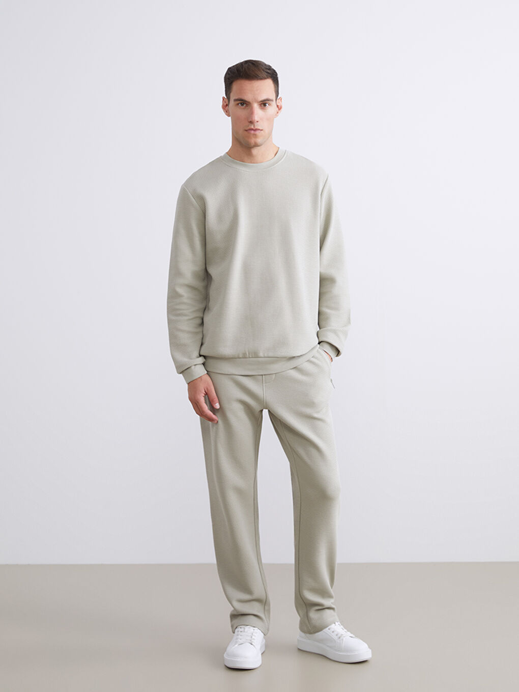 Gri Bisiklet Yaka Dokulu Erkek Sweatshirt-1