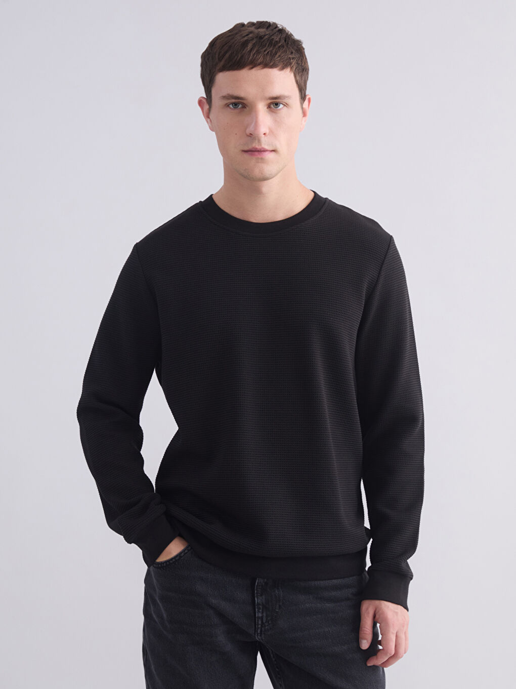 Siyah Bisiklet Yaka Dokulu Erkek Sweatshirt