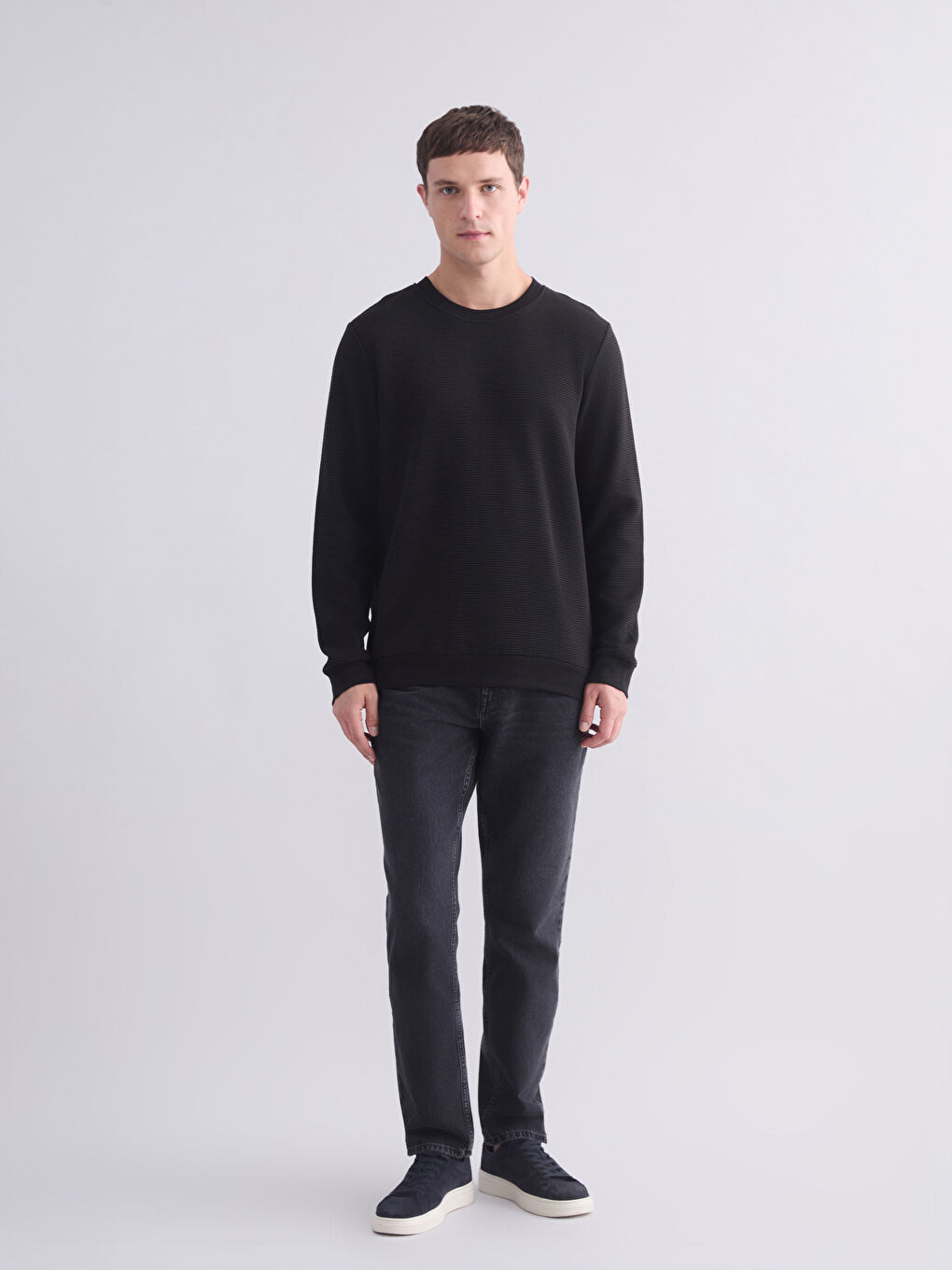 Siyah Bisiklet Yaka Dokulu Erkek Sweatshirt-1