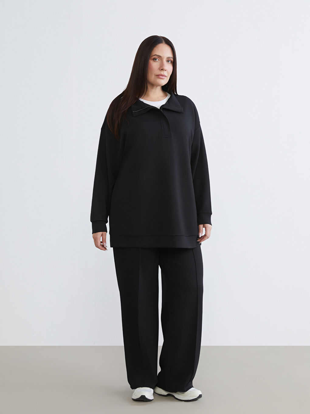 Siyah Dik Yaka Kadın Sweatshirt Tunik-1