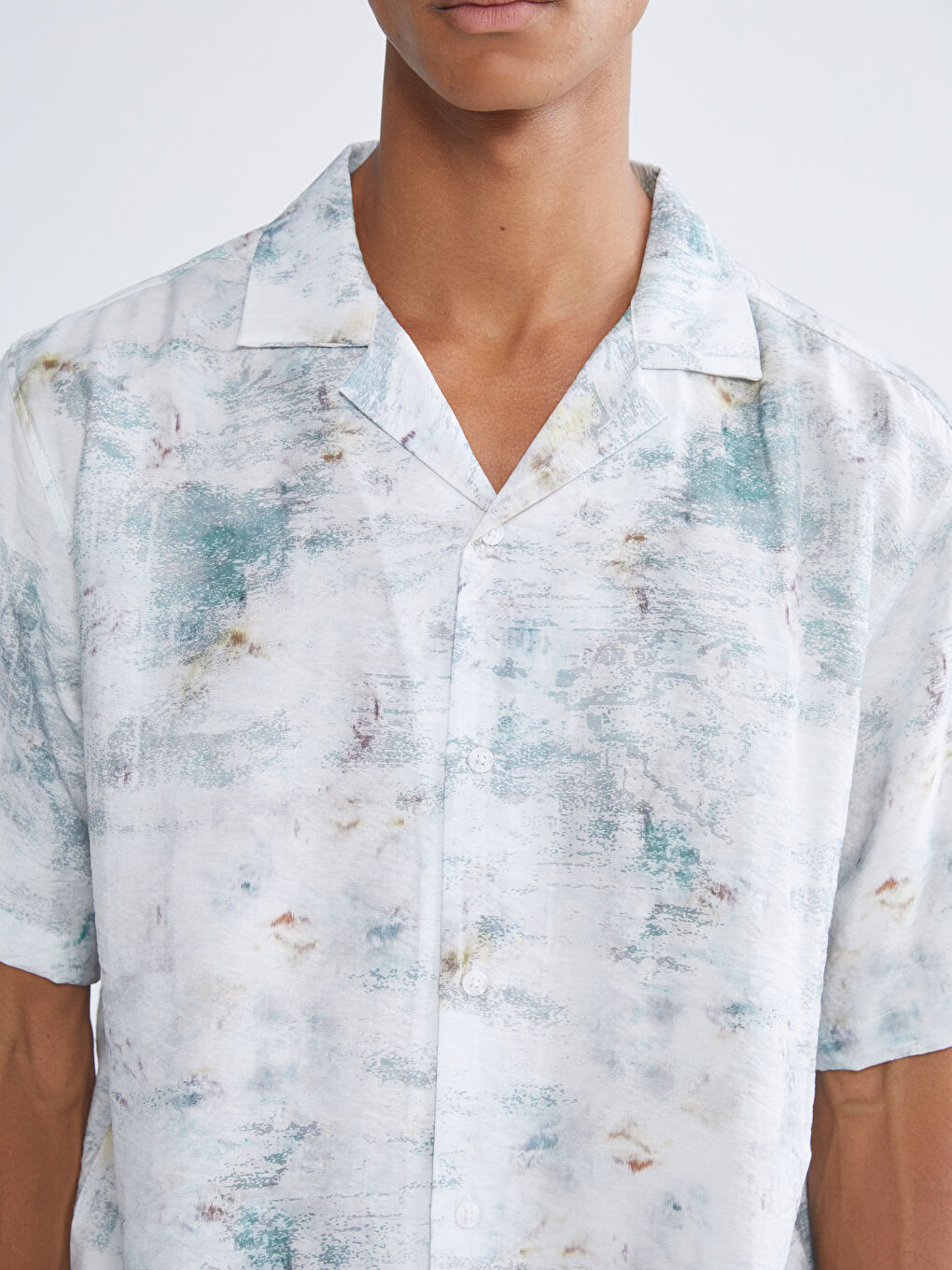 Bej Regular Fit Resort Yaka Kısa Kollu Desenli Viskon Erkek Gömlek-2