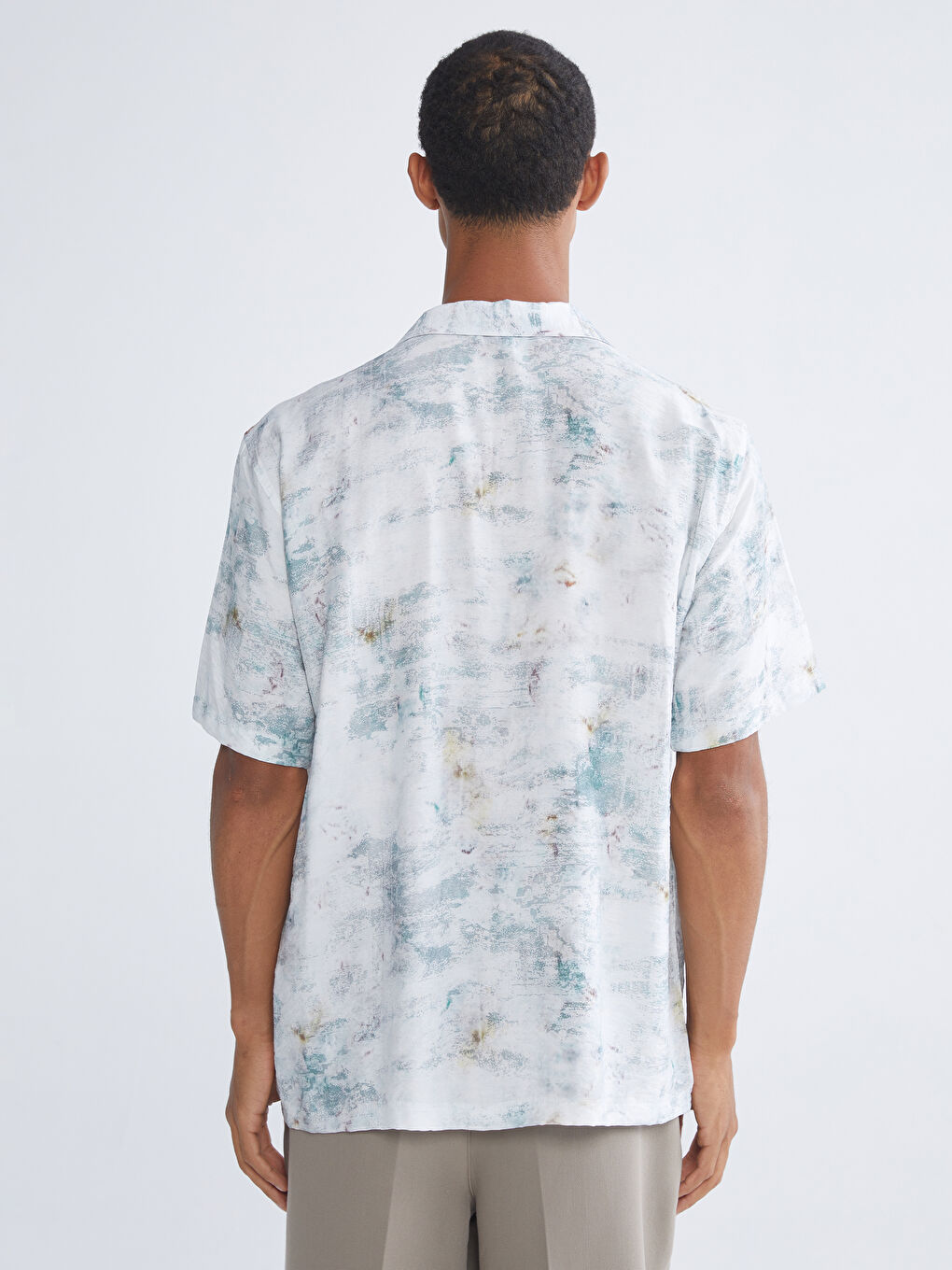 Bej Regular Fit Resort Yaka Kısa Kollu Desenli Viskon Erkek Gömlek-3