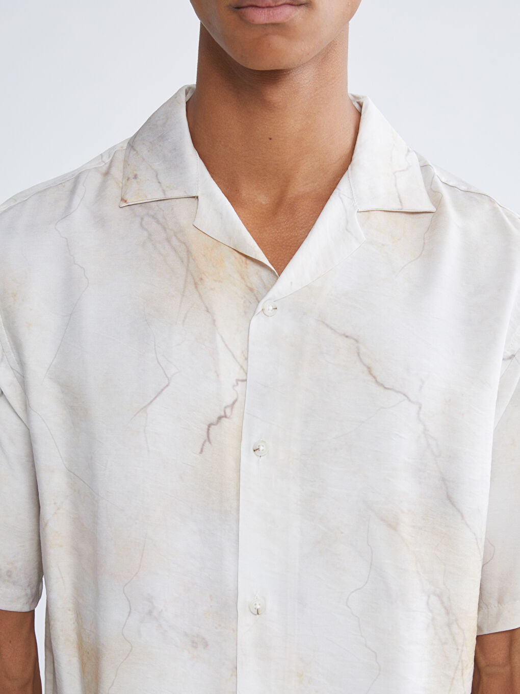 Bej Regular Fit Resort Yaka Kısa Kollu Desenli Erkek Gömlek-2