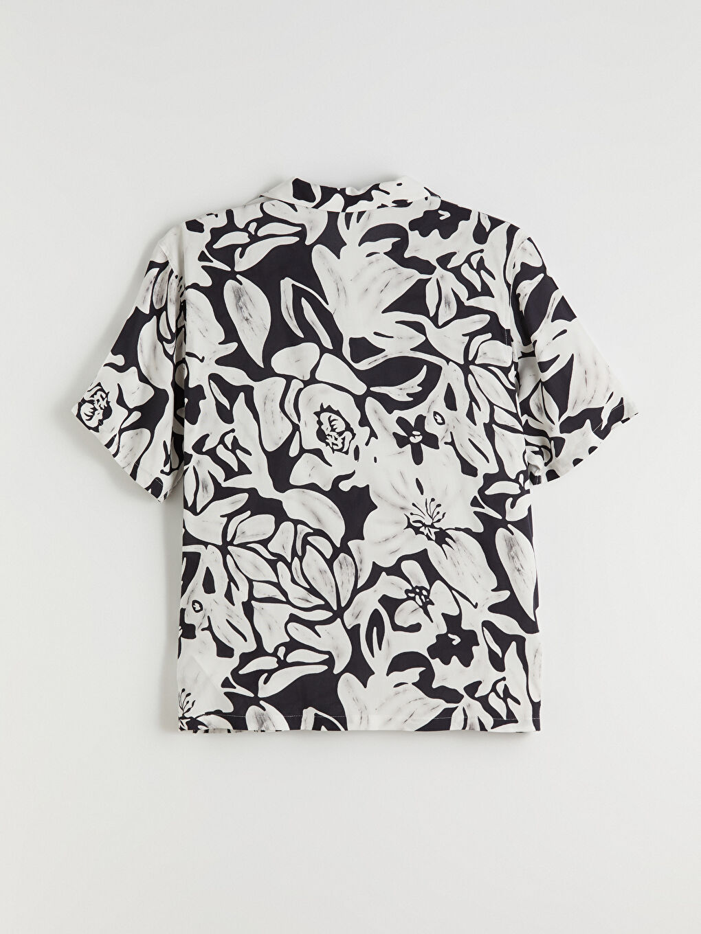 Siyah Regular Fit Resort Yaka Kısa Kollu Desenli Viskon Erkek Gömlek-5