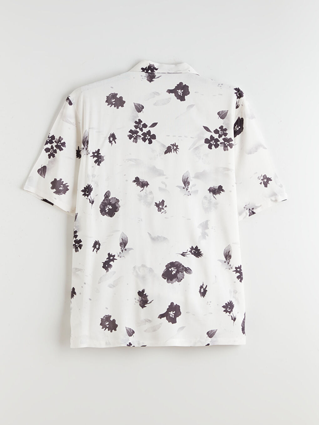 Ekru Resort Yaka Kısa Kollu Desenli Viskon Erkek Gömlek-5