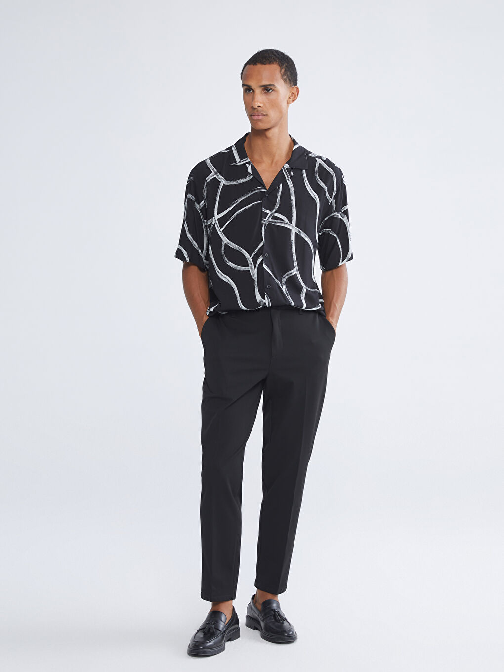 Siyah Regular Fit Resort Yaka Kısa Kollu Desenli Viskon Erkek Gömlek-1