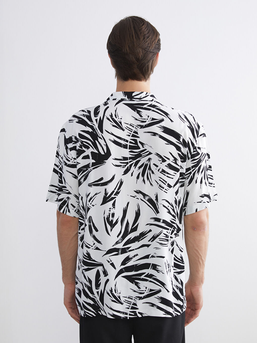 Ekru Slim Fit Kısa Kollu Desenli Erkek Gömlek-3