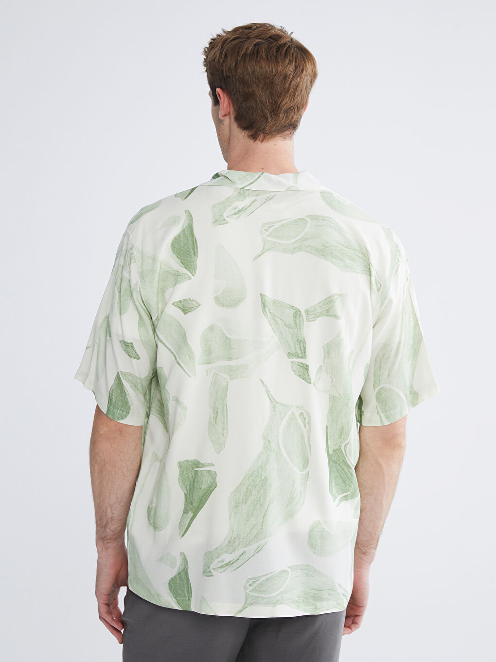 Yeşil Regular Fit Resort Yaka Kısa Kollu Desenli Poplin Erkek Gömlek-3