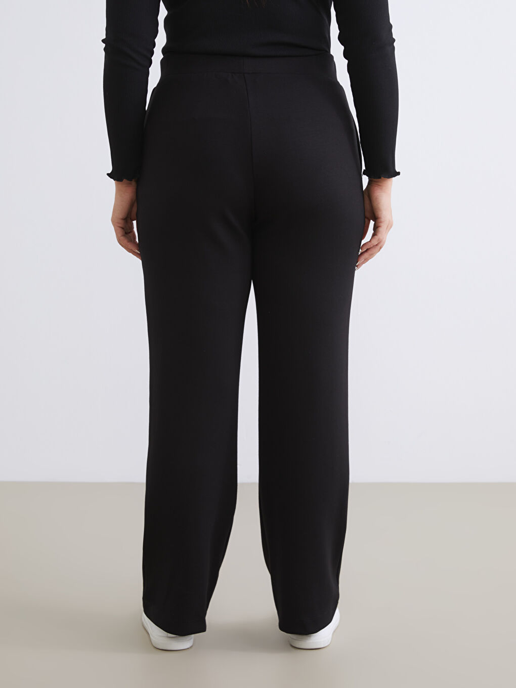 Siyah Büyük Beden Beli Lastikli Kadın Eşofman Altı-3