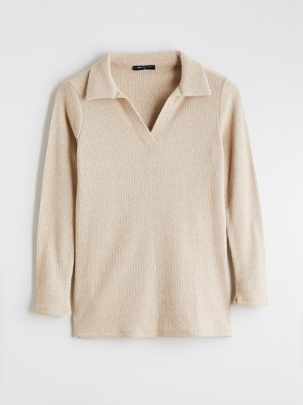 Bej Polo Yaka Parlak Görünümlü Bluz-4