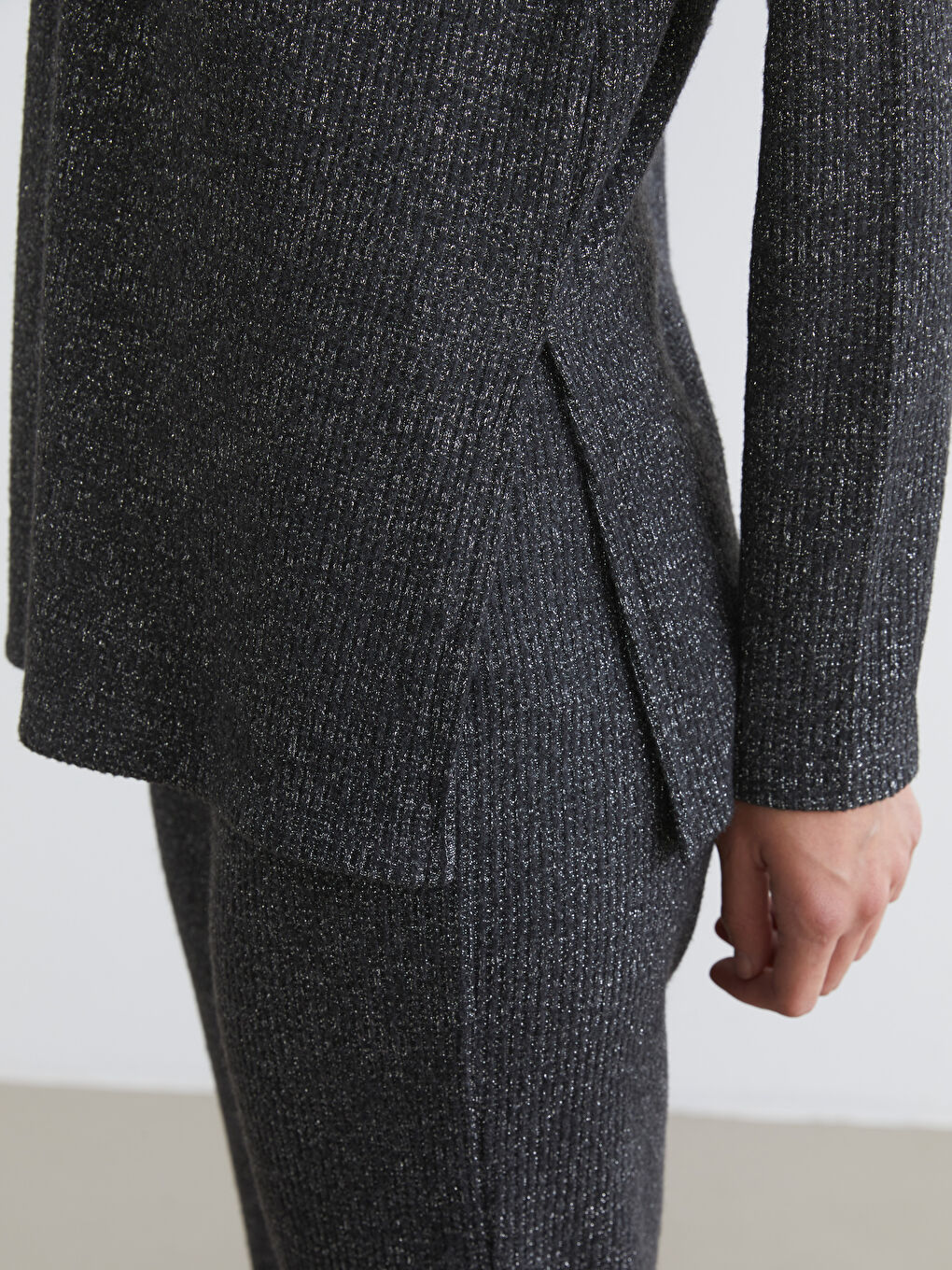 Antrasit Polo Yaka Parlak Görünümlü Bluz-2