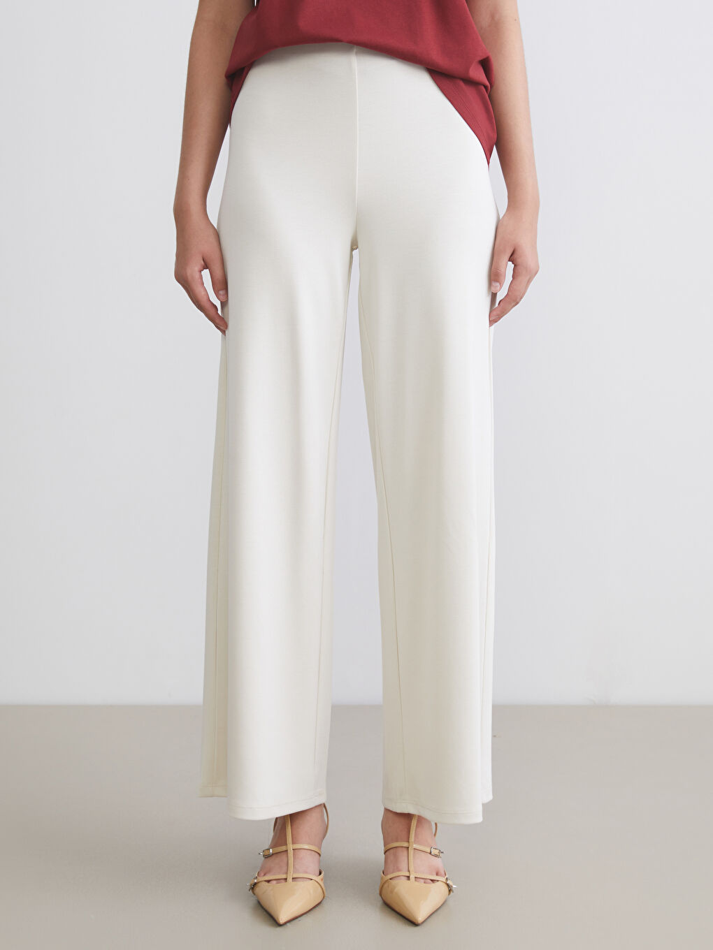 Bej Beli Lastikli Geniş Paça Kadın Eşofman Altı-1