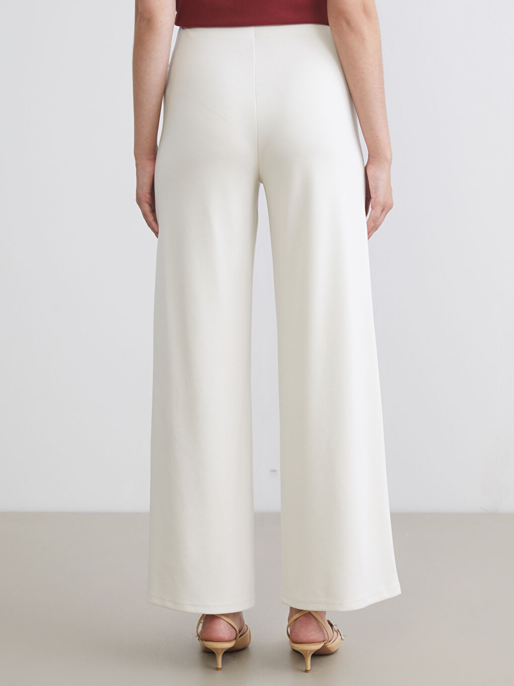 Bej Beli Lastikli Geniş Paça Kadın Eşofman Altı-3