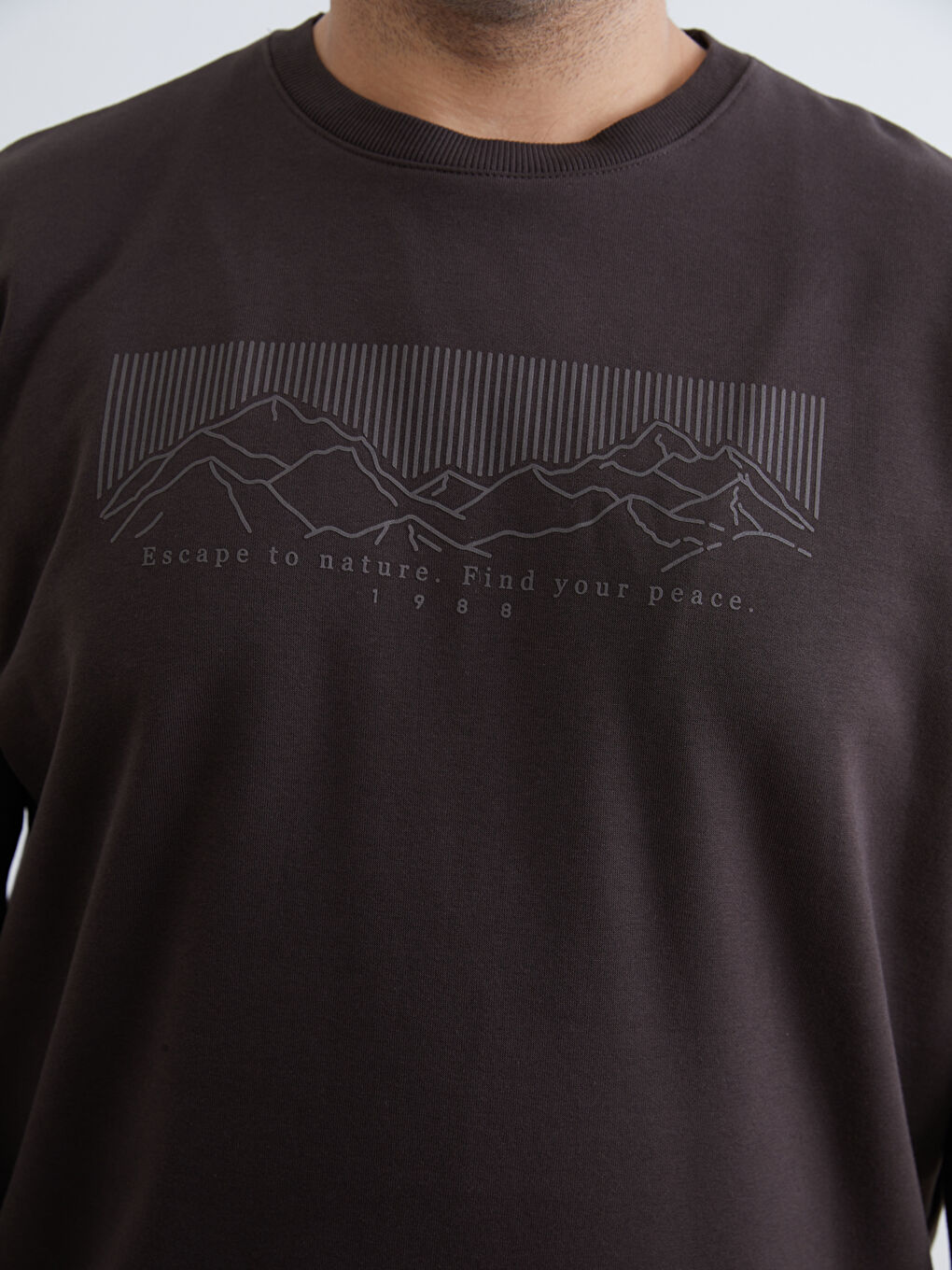 Kahverengi Büyük Beden Bisiklet Yaka Baskılı Erkek Kalın Sweatshirt-2