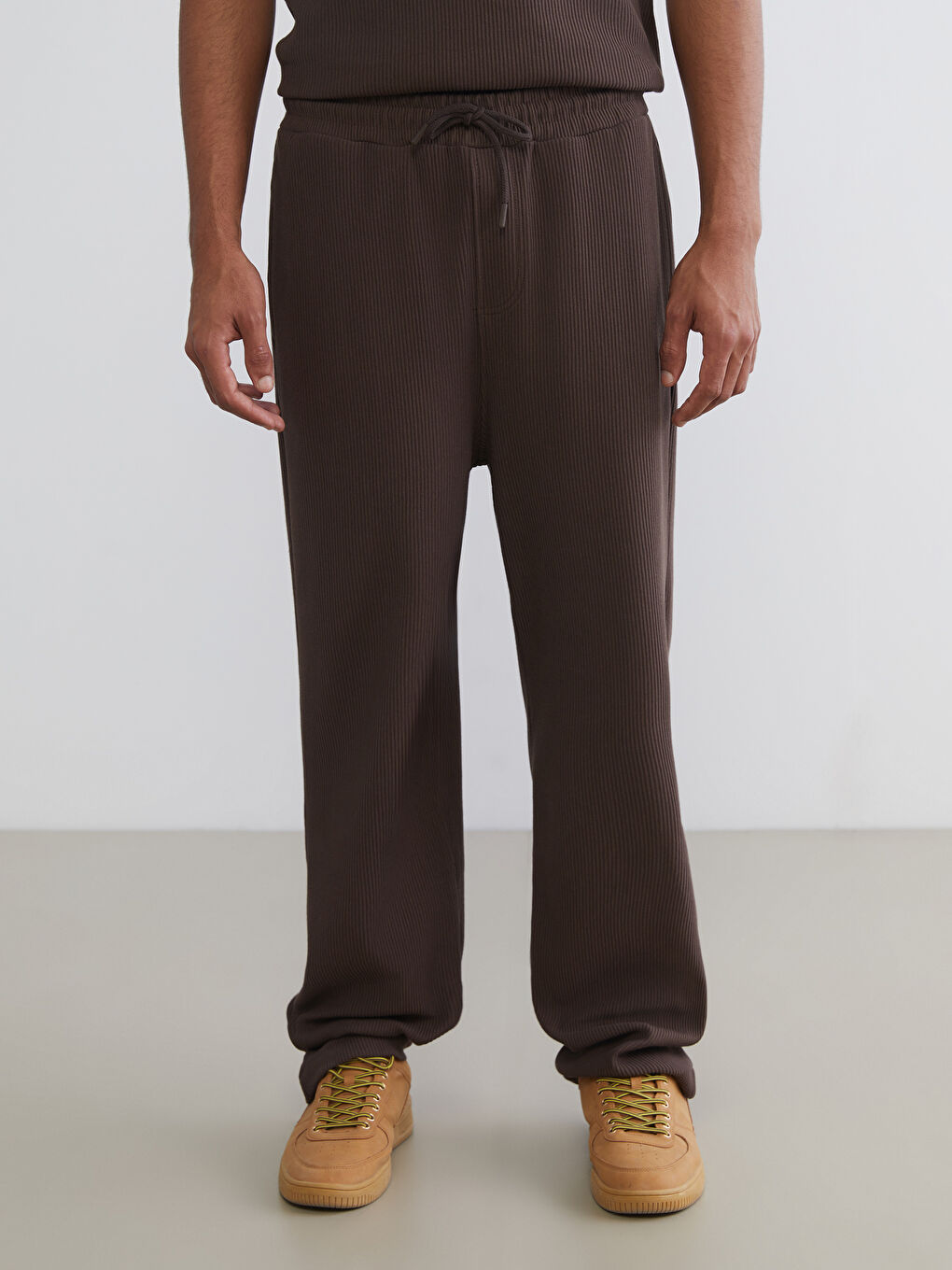 Kahverengi Rahat Kalıp Erkek Eşofman Altı-1