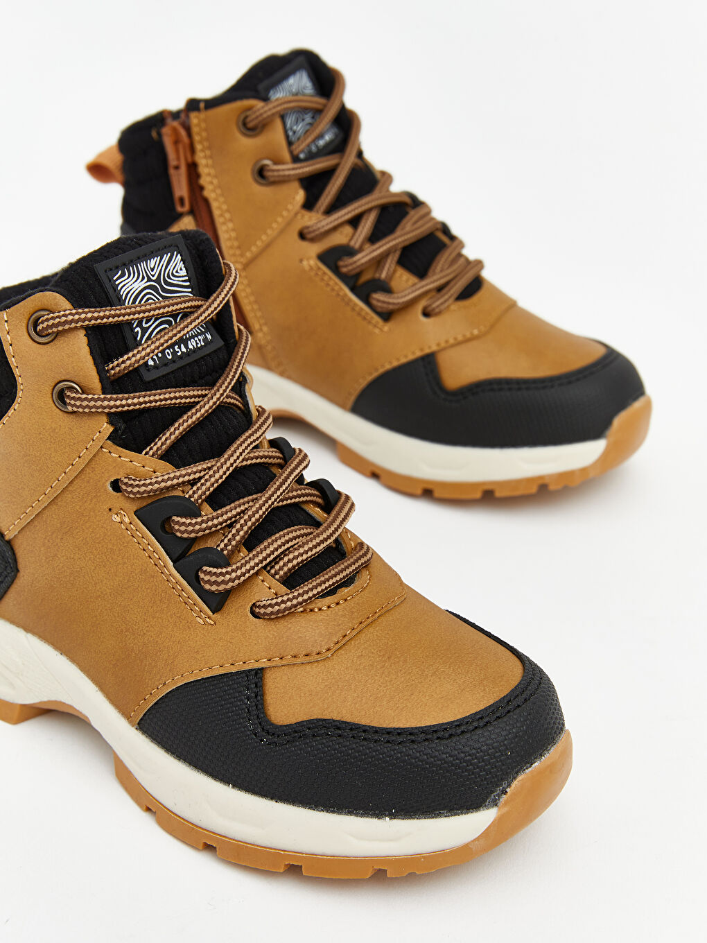 Kahverengi Bağcıklı ve Fermuarlı Erkek Bebek Bot-2