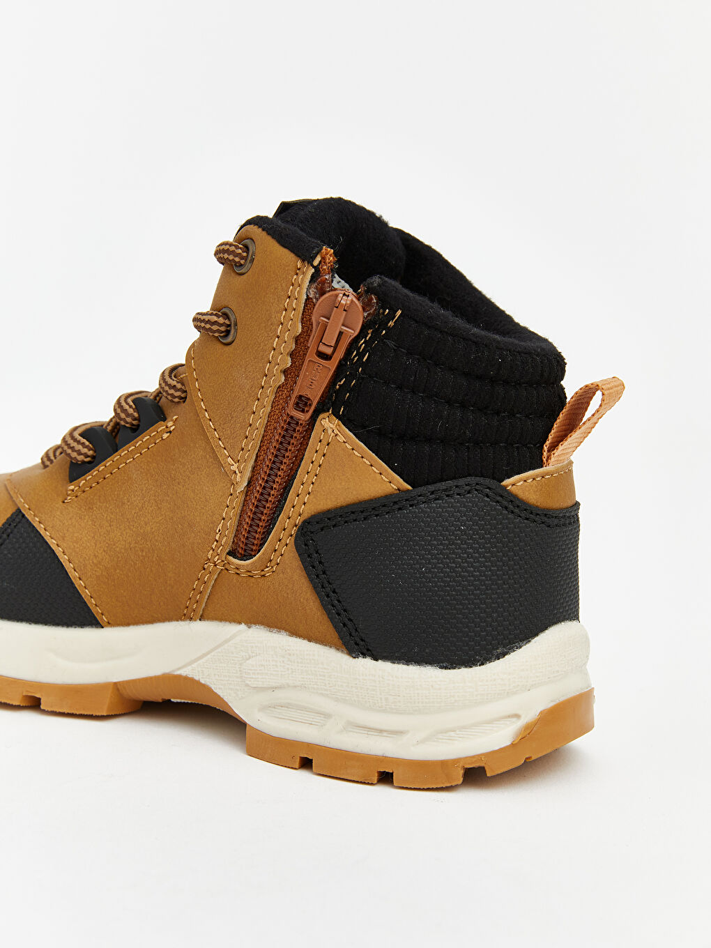 Kahverengi Bağcıklı ve Fermuarlı Erkek Bebek Bot-4