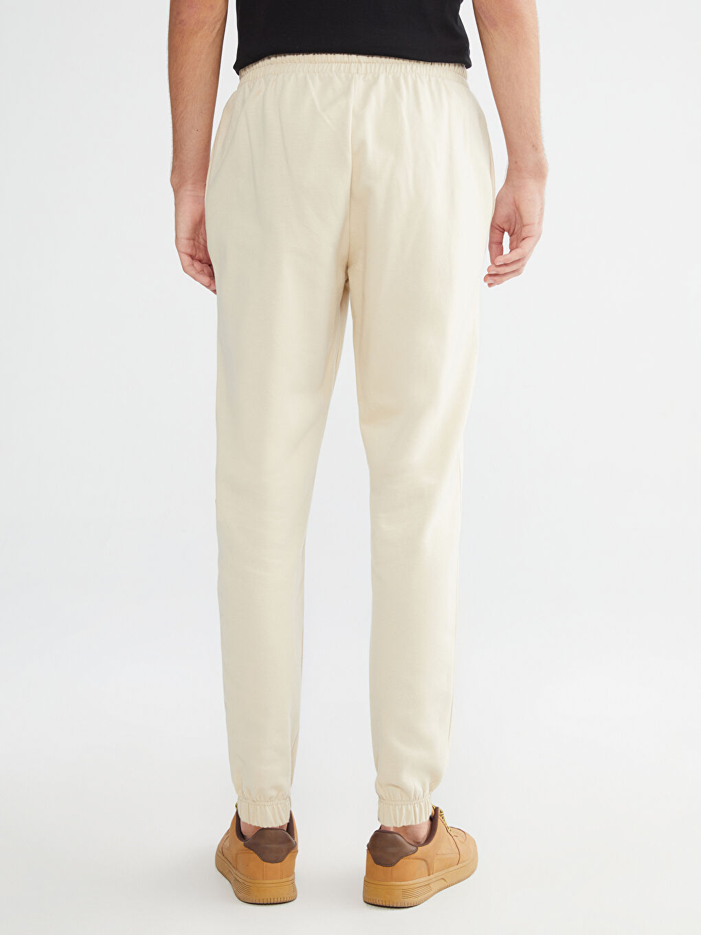 بنطلون رياضي للرجال بقصة عادية-3